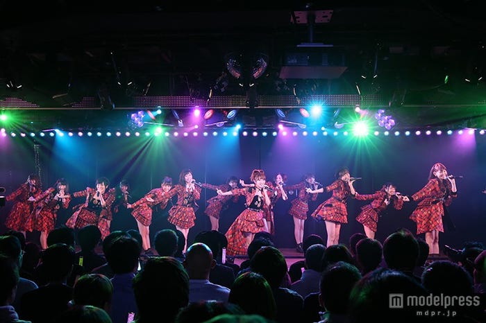 公演の様子(C)AKS