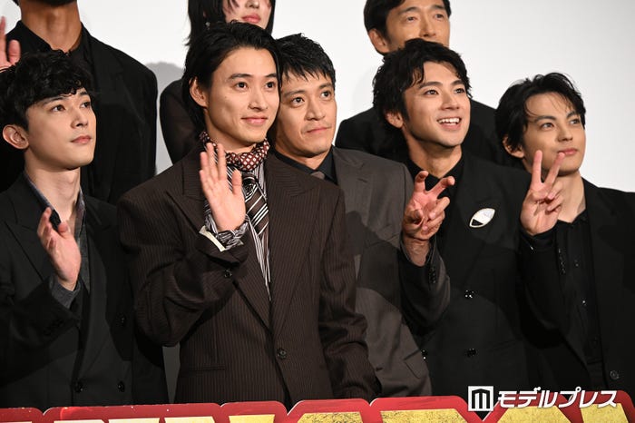 楽しそうな吉沢亮、山崎賢人、小栗旬、山田裕貴、神尾楓珠(C)モデルプレス