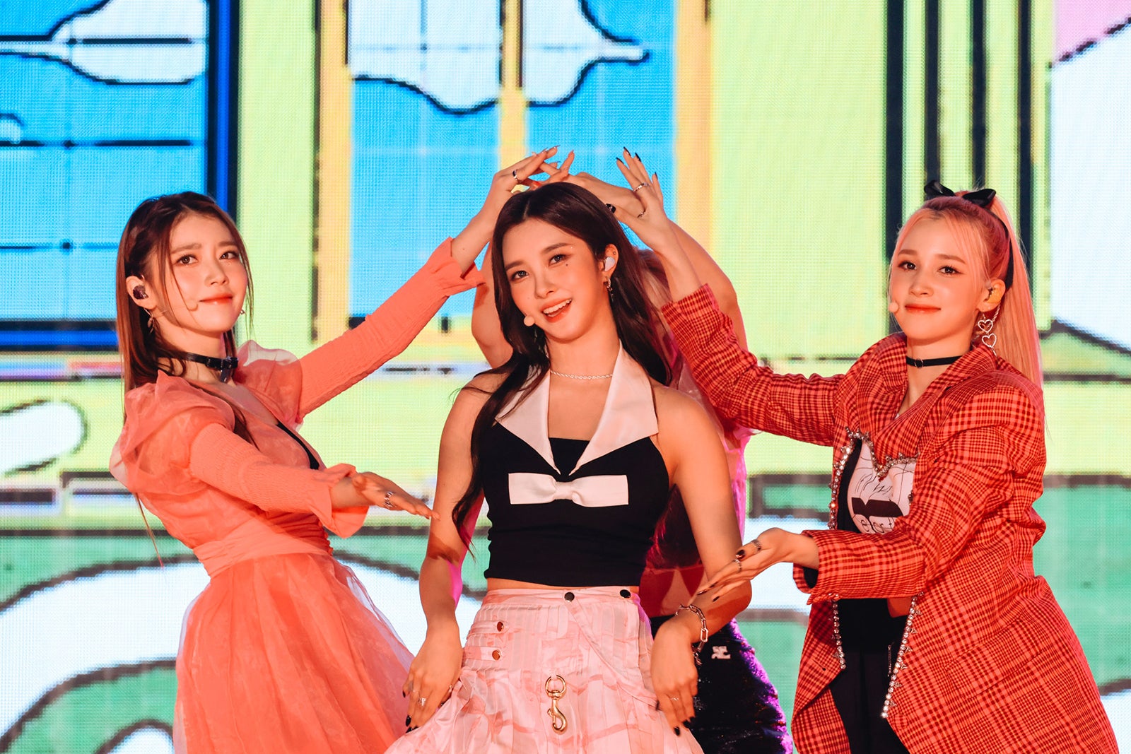 シャオティン、ダヨン、ヒュニンバヒエ「Kep1er Japan Debut Showcase Live <FLY-UP>」撮影：上山陽介／木村泰之（提供写真）