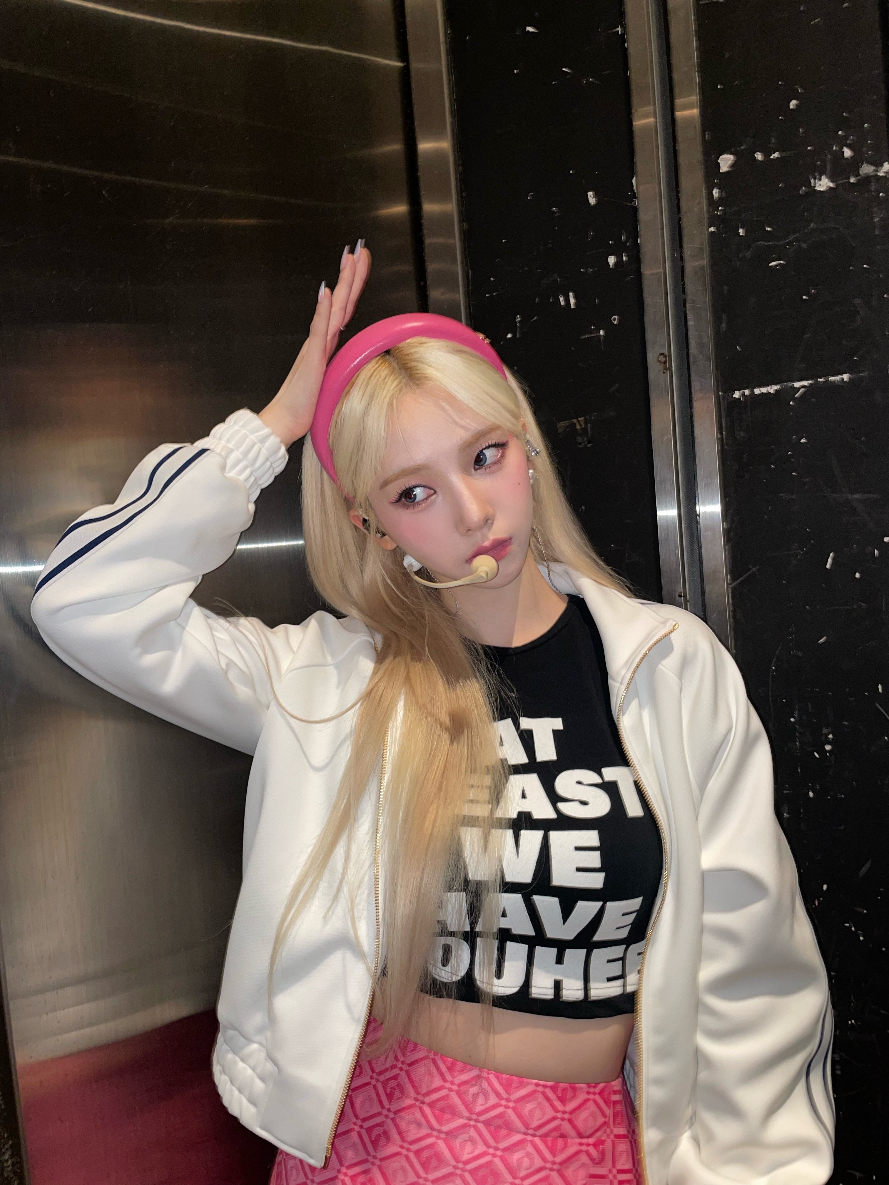 aespaカリナ、好評の金髪「今回が最後」宣言