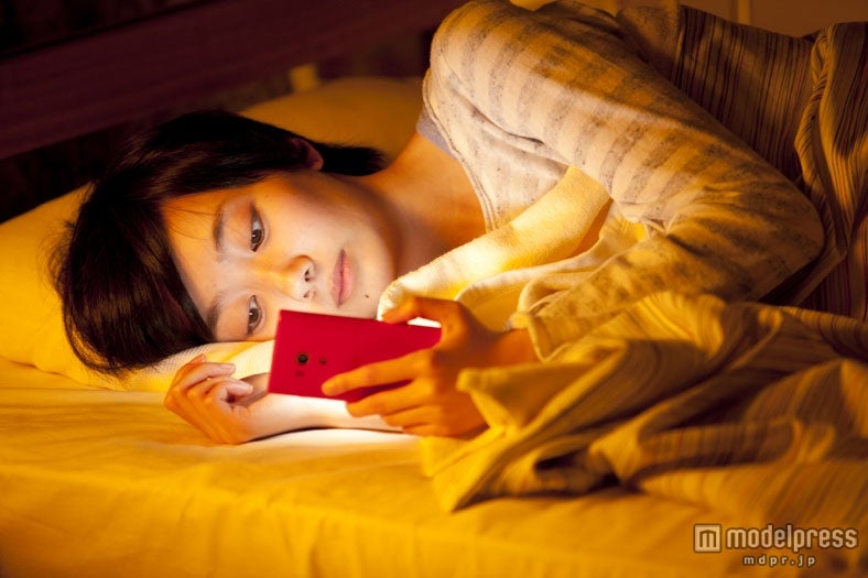 波瑠／NTT ドコモ「dマーケット BOOKストア」新TVCM「新社会人のきみへ」編メイキングショット