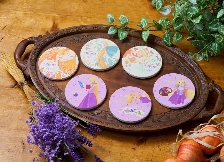 白雲石コースター／ドリンクに＋税込1,320円（C）Disney