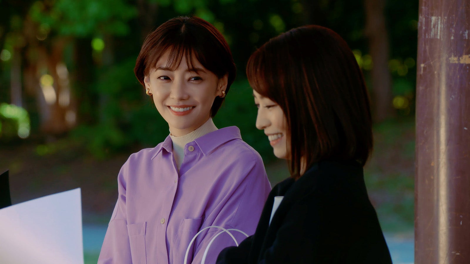 倉科カナ、市川由衣（C）「隣の男はよく食べる」製作委員会