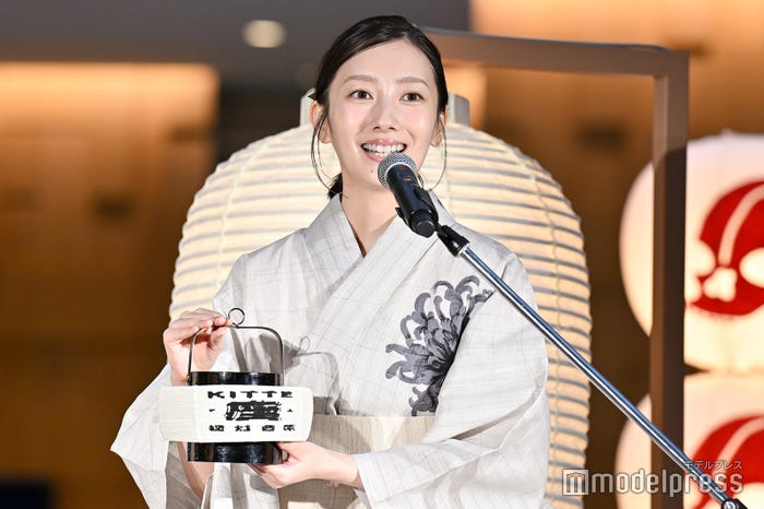 波瑠(C)モデルプレス