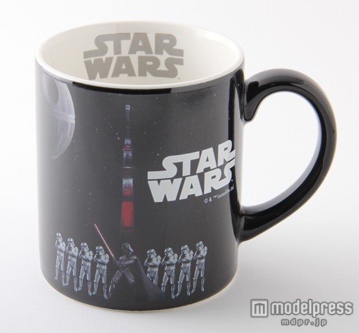 SW／TS マグカップDark side／Light side各￥1，620／（C）2015 Lucasfilm Ltd. & TM. All Rights Reserved.（C）TOKYO-SKYTREE