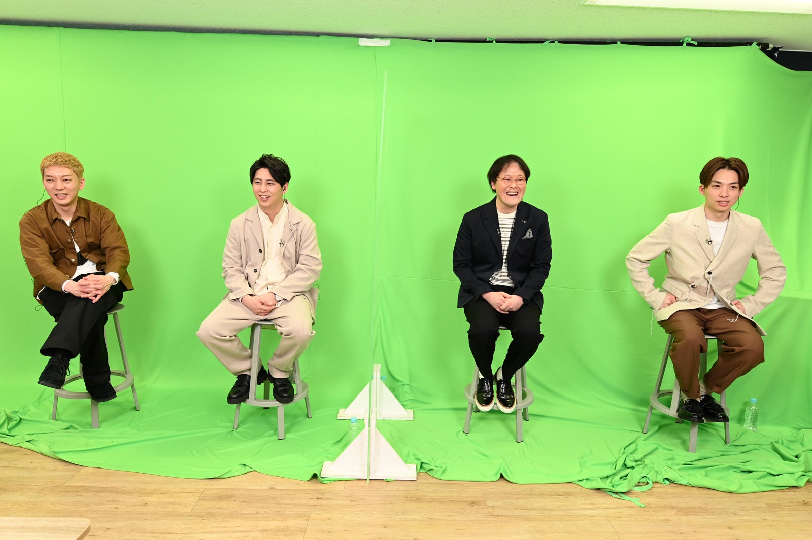 ニューヨーク（嶋佐和也、屋敷裕政）、アインシュタイン（稲田直樹、河井ゆずる）（C）読売テレビ