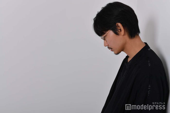 綾野剛(C)モデルプレス