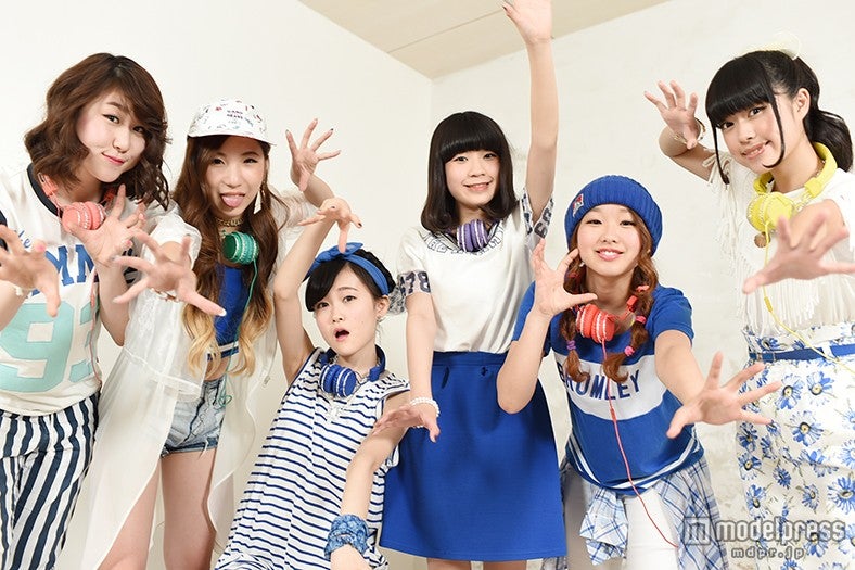 （左から）かれん、MAYU、芹奈、manaka、麻珠、アサヒ