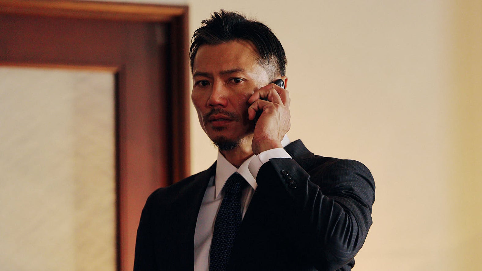 岩永洋昭（C）2026「The Boy Next World ～並行世界の恋人～」製作委員会