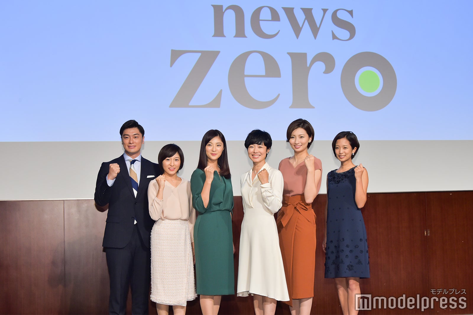 （左から）弘竜太郎アナ、市來玲奈アナ、岩本乃蒼アナ、有働由美子アナ、畑下由佳アナ、河西歩果（C）モデルプレス