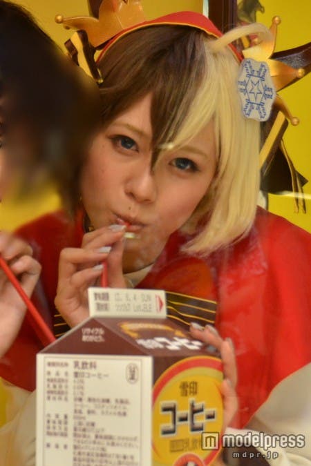 ファンとチューチューする秋乃ケイ