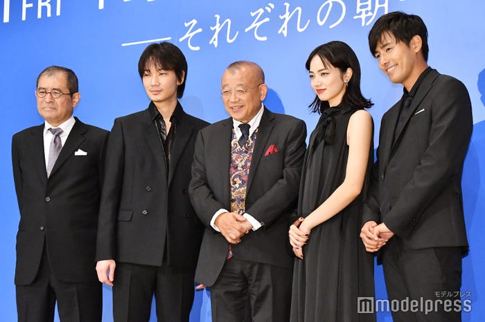 平山秀幸監督、綾野剛、笑福亭鶴瓶、小松菜奈、K (C)モデルプレス