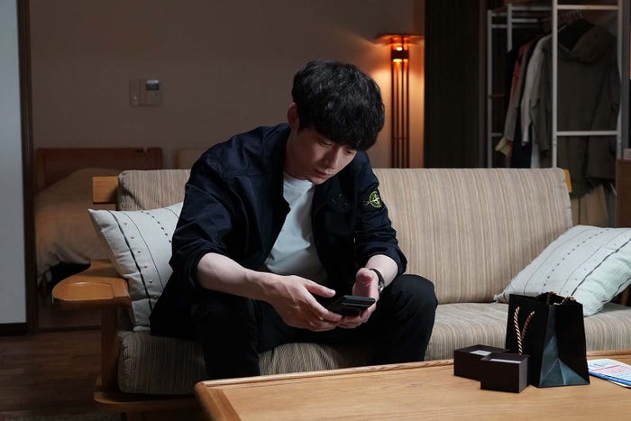 坂口健太郎「CODE―願いの代償―」第1話より(C)読売テレビ・日本テレビ