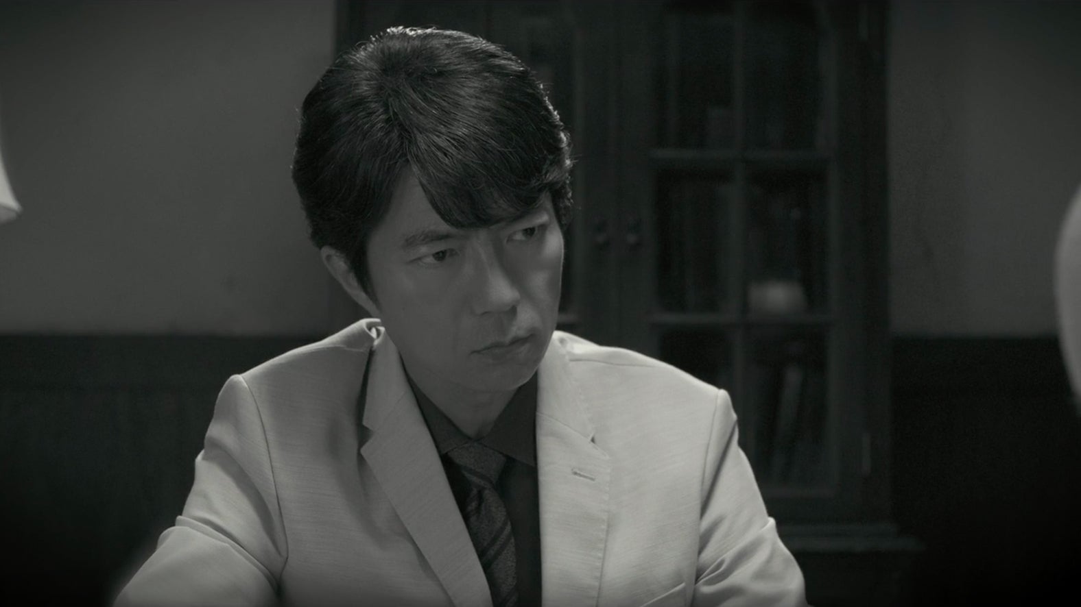 仲村トオル（C）綾辻行人／講談社（C）HJホールディングス･NTV