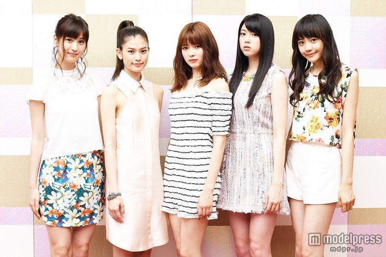 左から：阿部菜渚美、立花恵理、八木アリサ、三吉彩花、松井愛莉