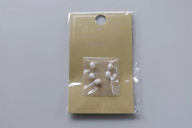ダイソー　淡水パール（4.5ー5mm、5個入り）　パッケージ