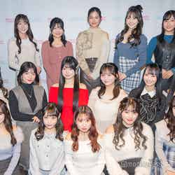 (前列左から)山崎唯菜さん、井田礼香さん、中村凛音さん、香西万桜さん、山下美莉さん(中列左から)柴田璃咲さん、粕谷茉亜紗さん、ドリッシー野田未結さん、山本彩未さん、稲垣瑠奈さん、濱伊吹さん(後列左から)寺西実礼さん、一条美輝さん、菊池陽奈乃さん、安部音愛さん、城井香那さん(C)モデルプレス