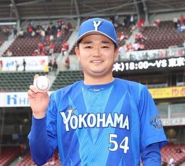 DeNA 今季初の同一カード3連勝 石田裕が6回無失点で今季初勝利 4投手で完封リレー