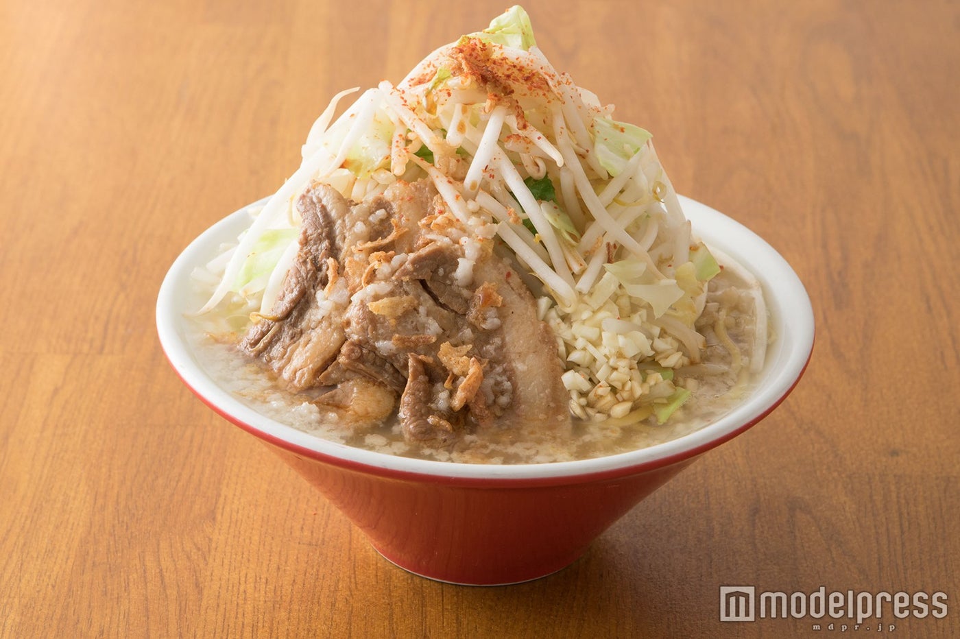 大迫力のラーメン「中華そばムタヒロ」の親父郎※10月8日～11日のみ出店／画像提供：「まんパクin万博2016」PR事務局