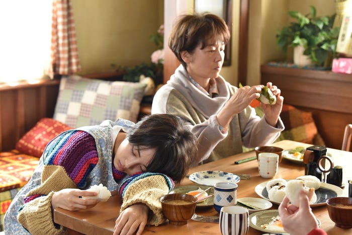 広瀬すず、田中裕子/「anone」第8話より(C)日本テレビ