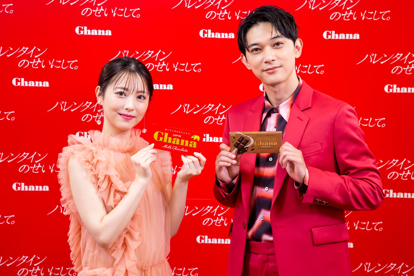 浜辺美波、吉沢亮／メイキング（提供写真）