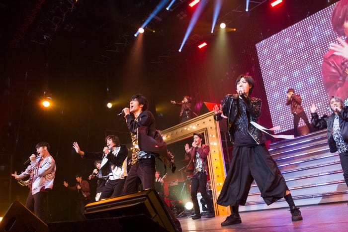 総勢25人による迫力のパフォーマンス