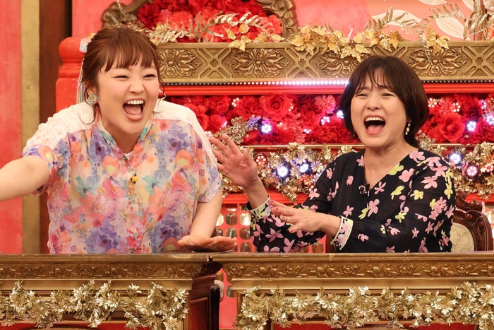 柳原可奈子、三田寛子(C)フジテレビ