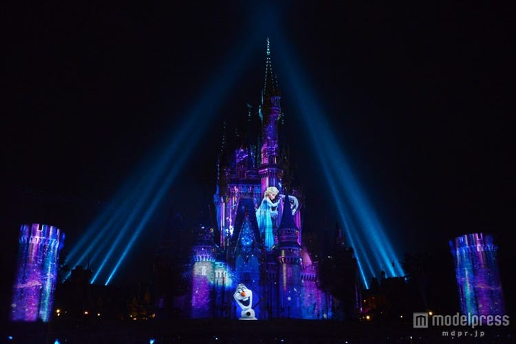 速報 Tdl 初のプロジェクションマッピングお披露目 アナと雪の女王 も モデルプレス 速報 Tdl 初のプロジェクションマッピングお披露目 アナと雪の女王 も モデルプレス