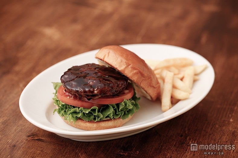 「モスクラシックテリヤキバーガー」1，100 円