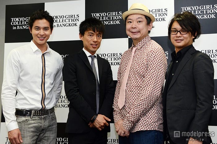 記者会見で「TOKYO GIRLS COLLECTION in BANGKOK」開催決定を発表(左から)ジェームス・ジラユ、株式会社F1メディア代表取締役・村上範義氏、鈴木おさむ氏、経済産業省メディア・コンテンツ課総括係長・板橋優樹氏