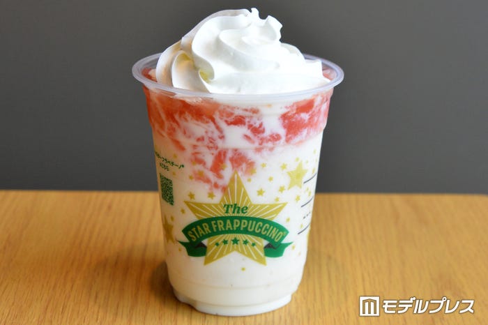 THE フラペチーノ of フルーツ-オン-トップ-ヨーグルト with クラッシュ ナッツ(C)モデルプレス