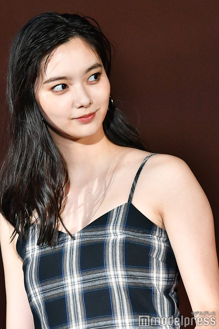 新川優愛 (C)モデルプレス