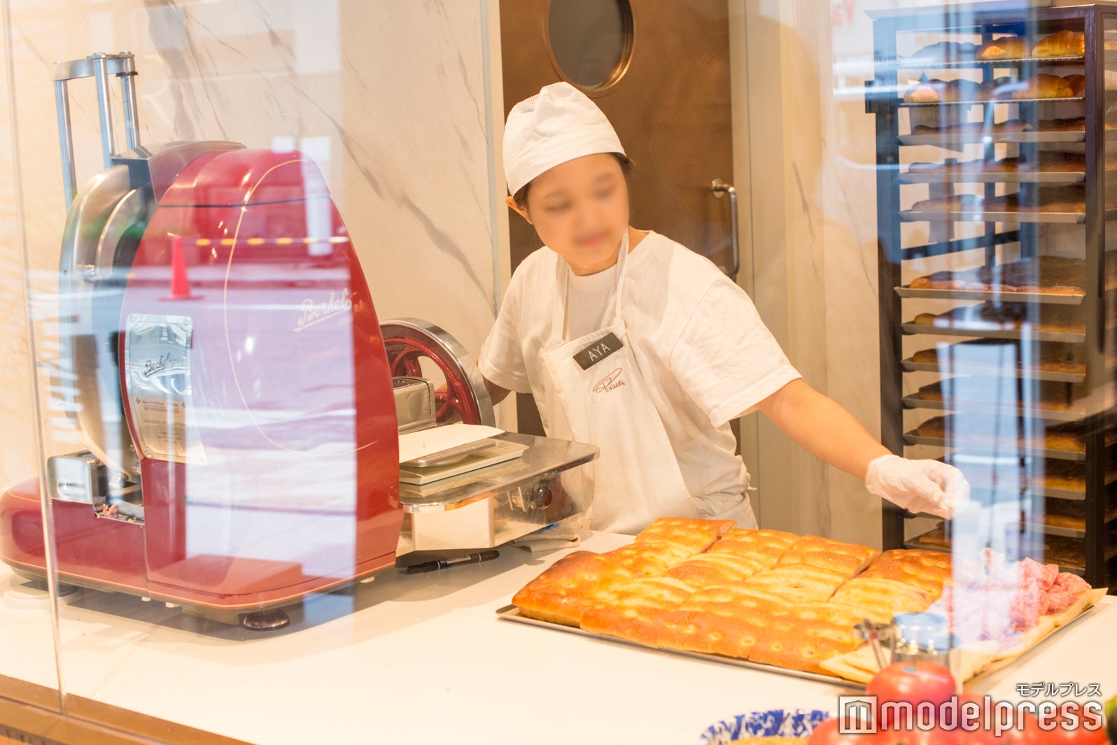その場で焼き上げるブレッド（C）モデルプレス