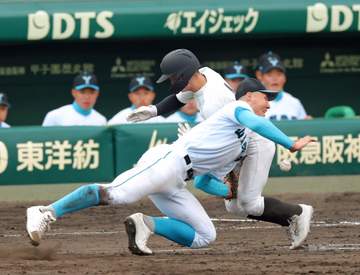 山梨学院・菰田は左手首骨折と診断 初戦で負傷交代 選抜2回戦以降の出場は絶望的