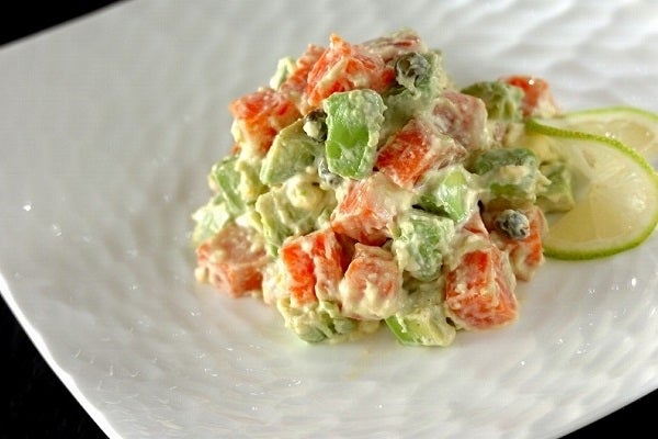 サーモンとアボカドのサラダ