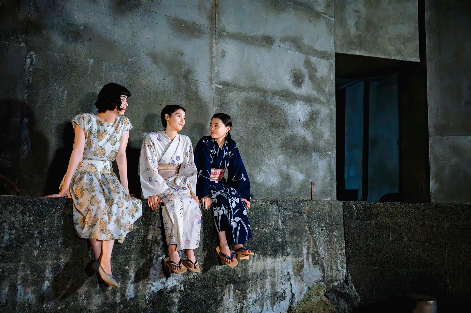 池田エライザ、土屋太鳳、杉咲花「海に眠るダイヤモンド」第4話（C）TBSスパークル／TBS