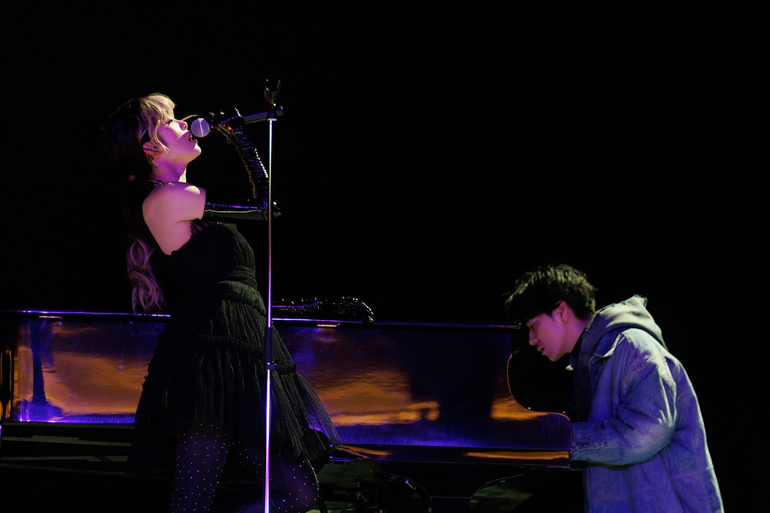 高石あかり、佐藤健／Netflixシリーズ「グラスハート」 7月31日（木）よりNetflixにて世界独占配信