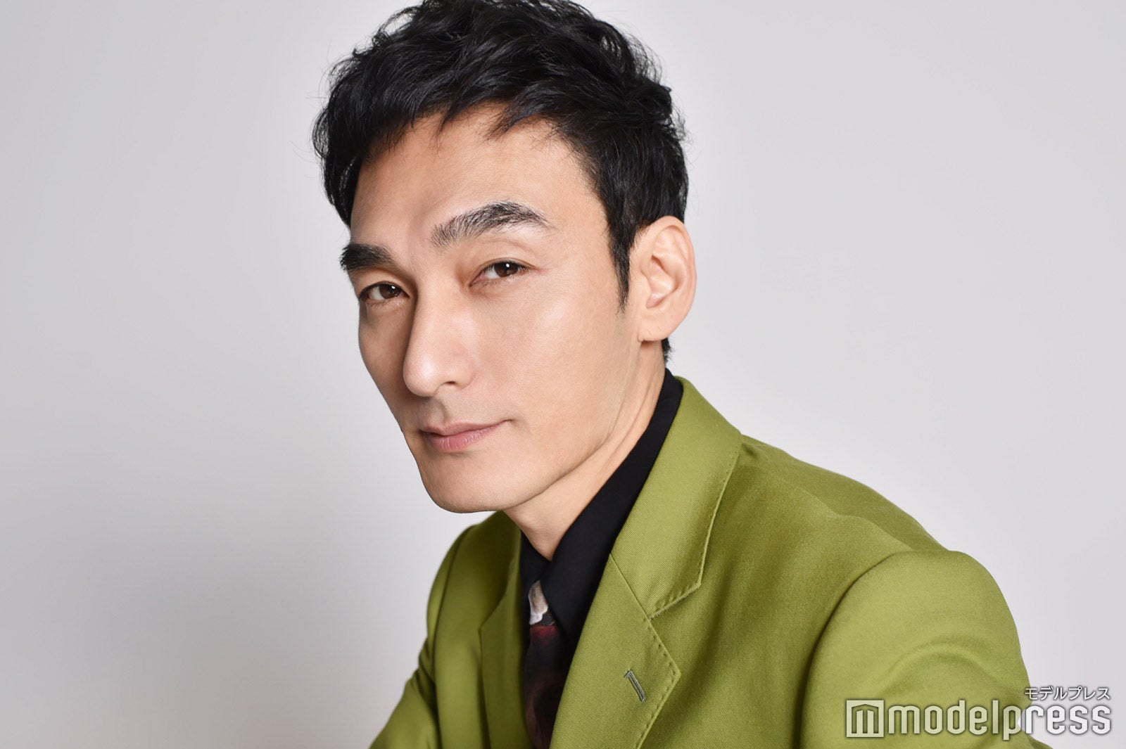 草なぎ剛が悲しみを乗り越えた方法　名優・大杉漣さんの存在語る「今でもよく思い出す」＜「罠の戦争」インタビュー＞