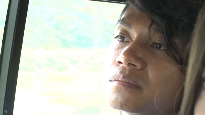 悩むあきら/「あいのり:Asian Journey」第20話より(C)フジテレビ