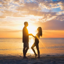 ずっと彼のことを想っていたい♡会えない時間も「ラブラブでいる方法」