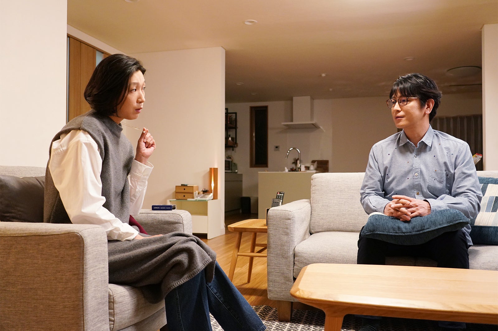 江口のりこ、及川光博「#リモラブ ～普通の恋は邪道～」最終話より（C）日本テレビ