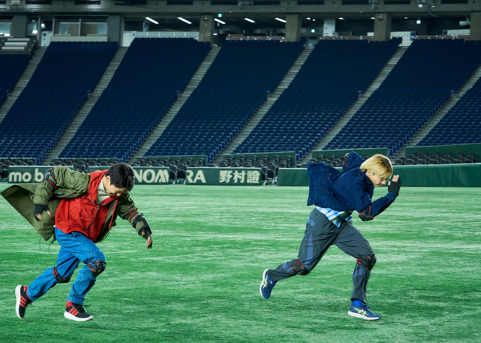 川西拓実、佐藤大樹「逃走中 THE MOVIE」場面カット（C）2024 フジテレビジョン 東映 FNS27社