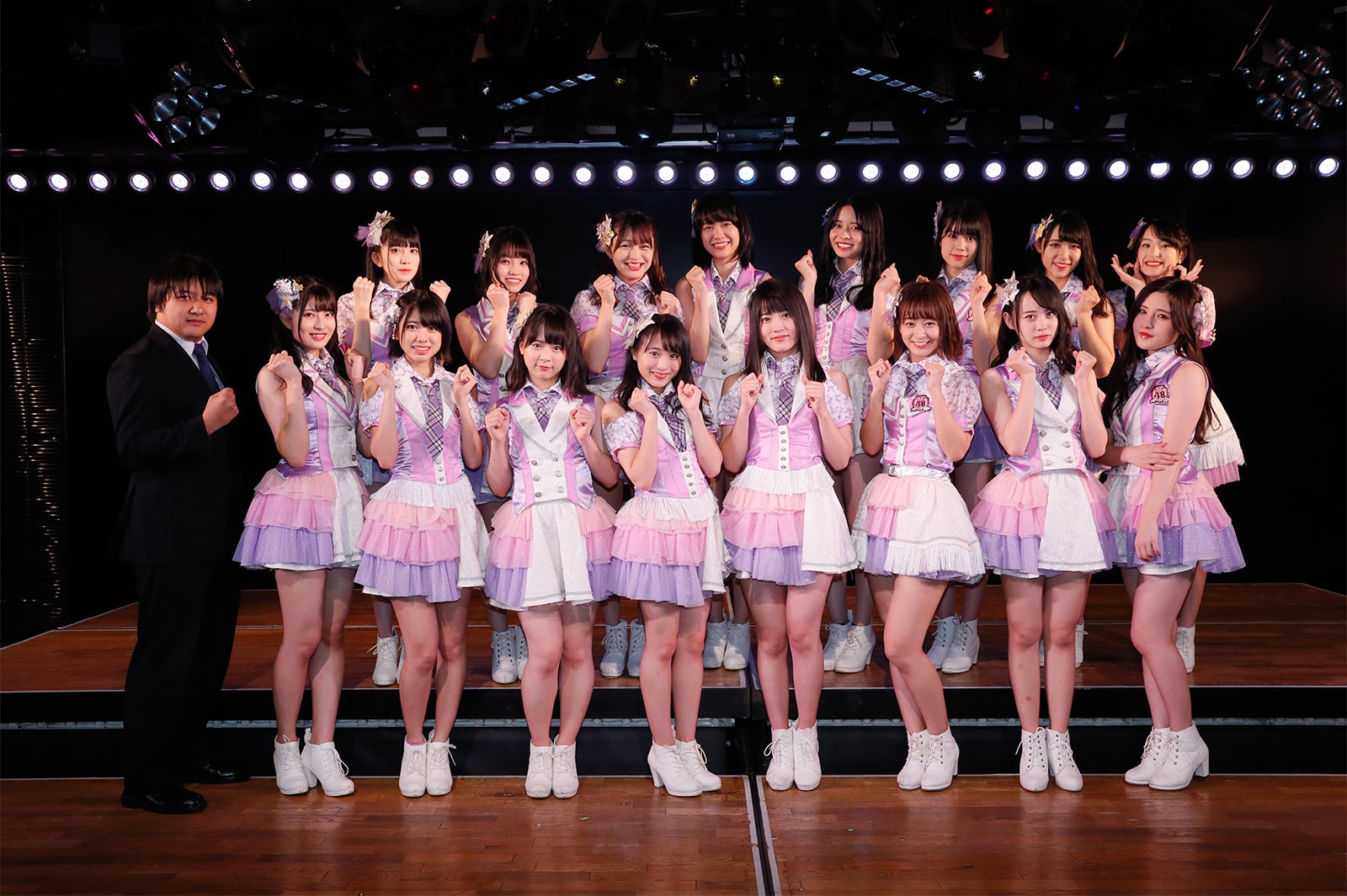 AKB48チーム8／AKB48チーム8「その雫は、未来へと繋がる虹になる。」公演（C）AKS