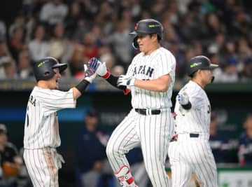 侍ジャパンが4戦全勝でマイアミへ「嬉しかった」村上宗隆が確信の1号グランドスラム！打率1割台に低迷も準々決勝へ明るい材料 周東にも一発「初めてくらいの感覚」