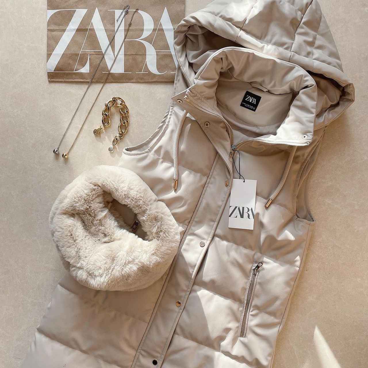 感謝感激！！【ZARA】話題の「ダウンベスト」が可愛すぎる