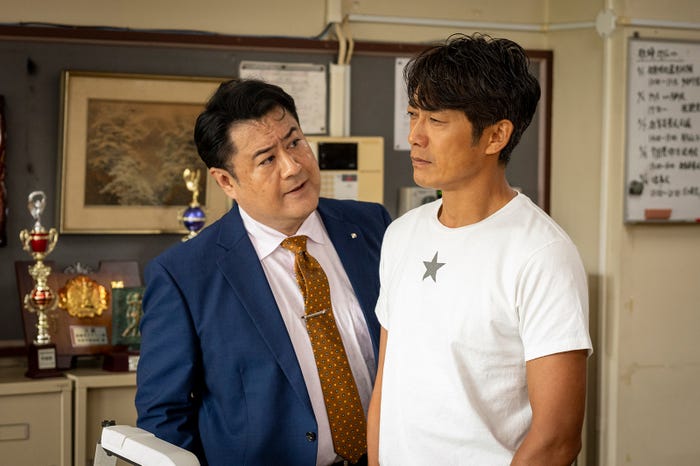 反町隆史、小手伸也(C)カンテレ