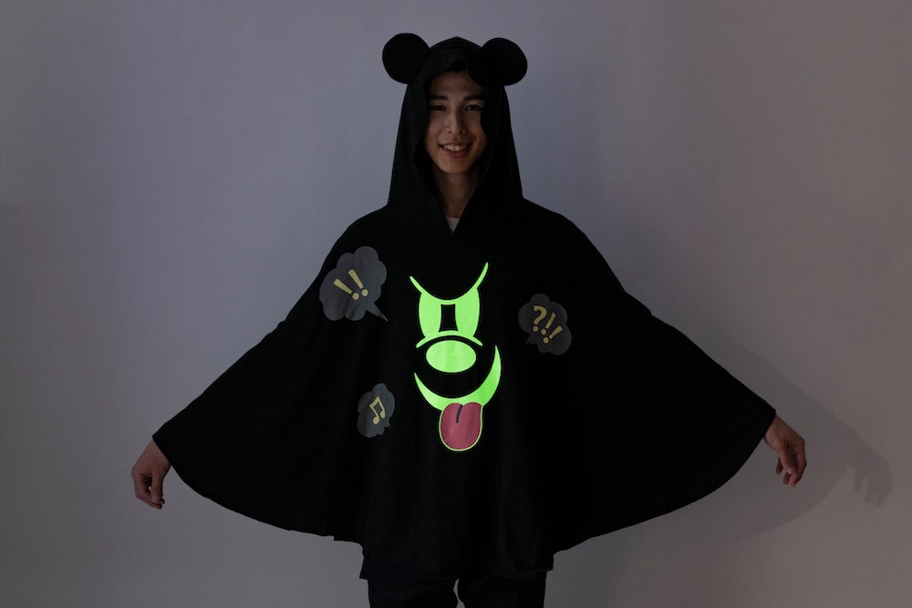 着用例／ポンチョ¥3,900（C）Disney