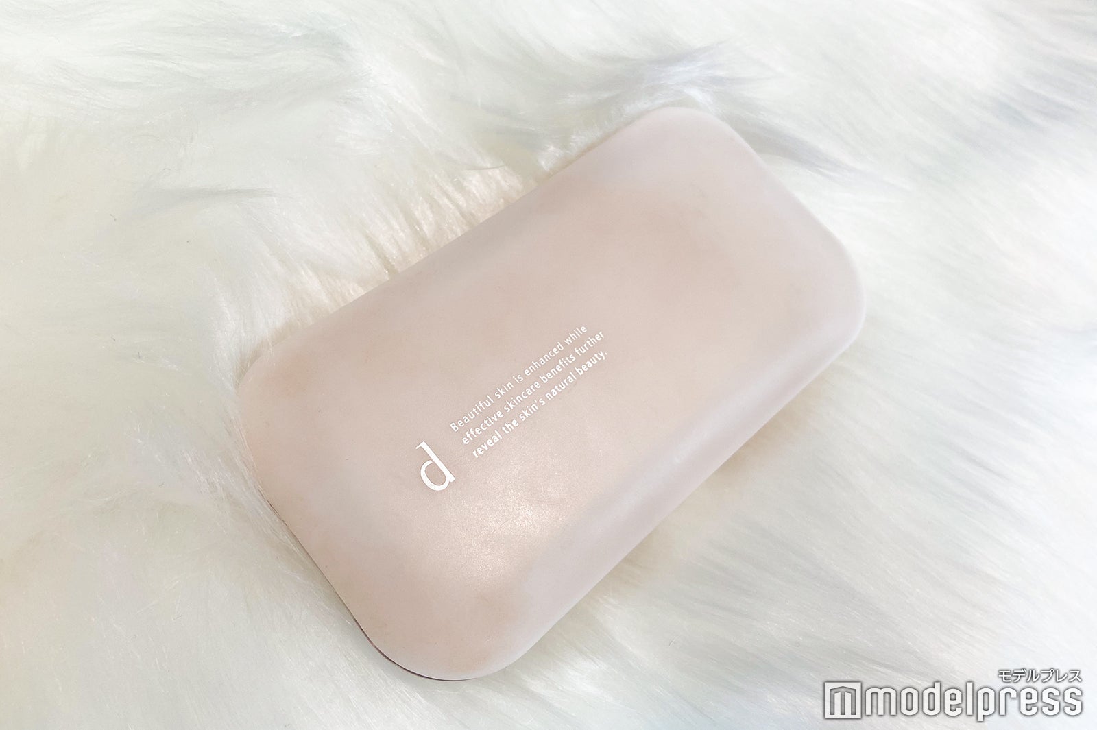 dプログラム ／薬用スキンケアファンデーション／オークル20（C）モデルプレス