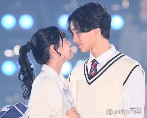 「今日好き」“まうバオ”小國舞羽&Baoカップルがキス寸前 至近距離で見つめ合い【関コレ2025S/S】