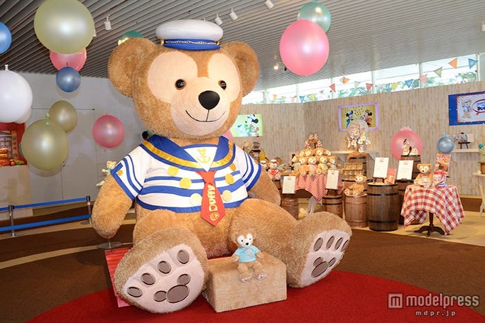 2mを超える大きなダッフィーのぬいぐるみ